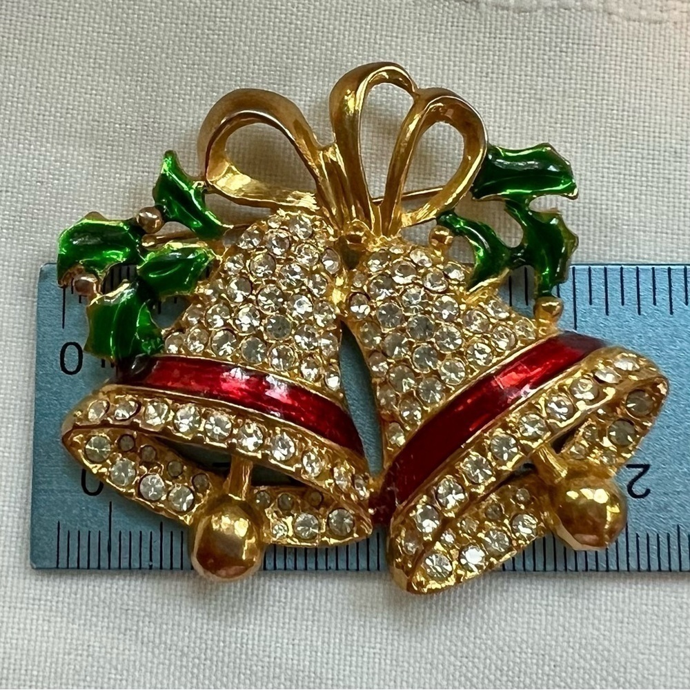 Vintage Christmas Brooch Bells Holly Enamel Rhinestone Brooch Marked EUC - Picture 6 of 7